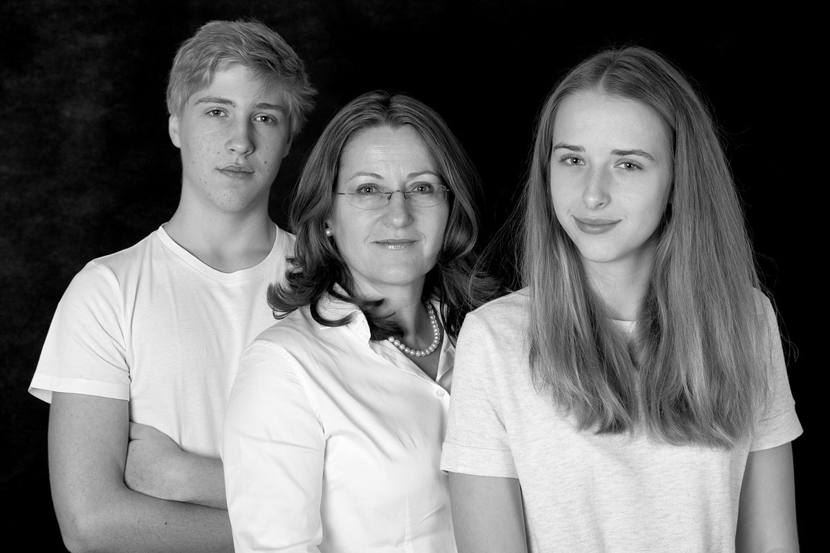 familienportraitfoto schwarz weiß photofabian gallery